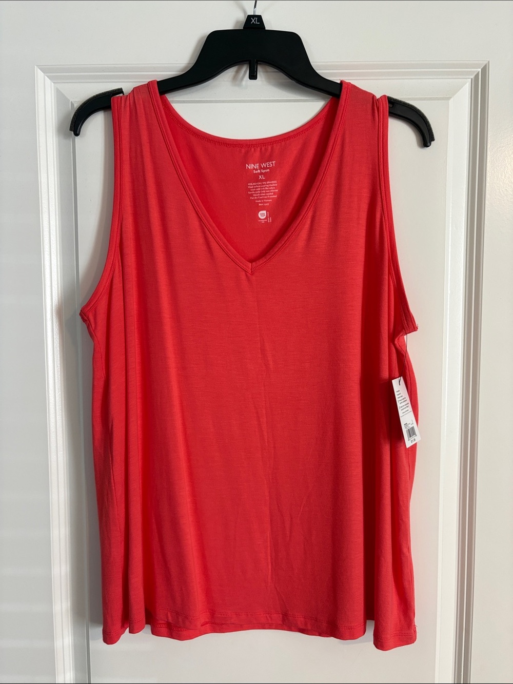 Nine West Coral V-Neck Sleeveless Top